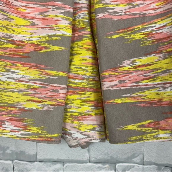 Tibi 100% Silk Artsy Abstract  Tribal High Rise Flowy Shorts Pockets Size 2 - Picture 12 of 12